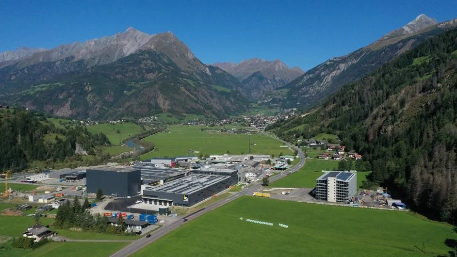 Серійність виробництва теплових насосів на заводі IDM Wärmepumpen в Австрії